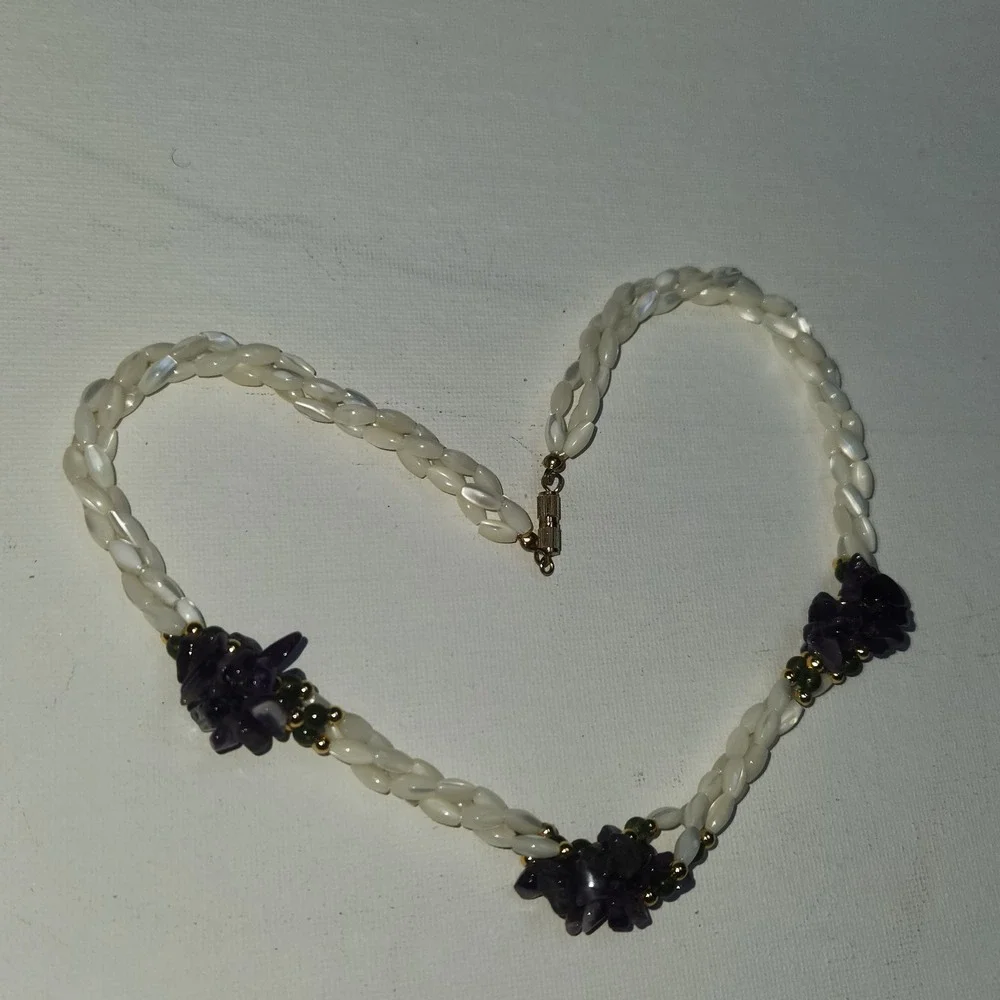 Vintage Mother of Pearl Amethyst Jade Chip Multi Strand Necklace Gold Tone Clasp - Picture 7 of 15
